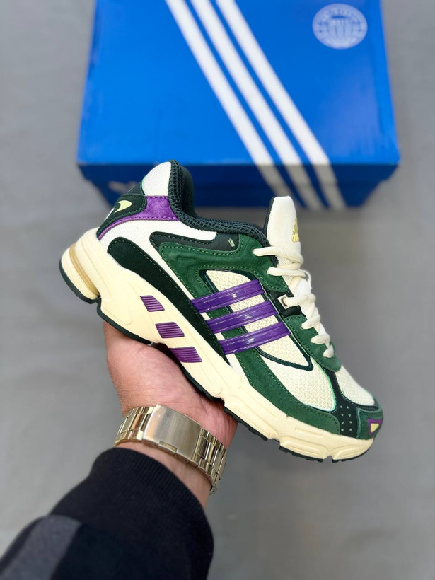 کتونی Response CL یه کتونی راحت و سبک با طراحی اسپرت و روزمره؛ رویه تنفسپذیر، کفی نرم با جذب ضربه مناسب که برای استفاده طولانیمدت پا رو خسته نمیکنه. انتخاب خوب برای استایل خیابونی و مصرف روزانه 👟✨