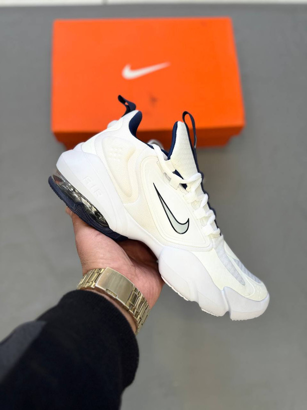 Nike Air Max Savage یکی از کفشهای تخصصی تمرین در باشگاه