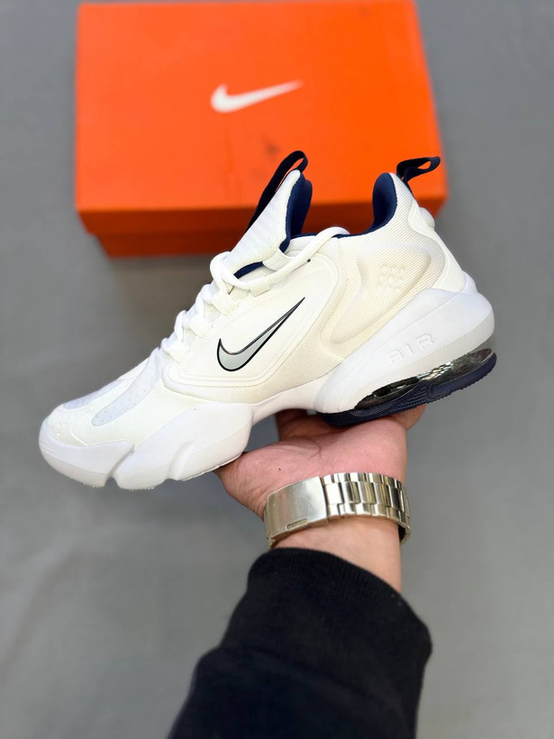 Nike Air Max Savage یکی از کفشهای تخصصی تمرین در باشگاه