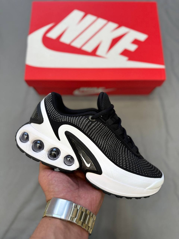این Nike Air Max DN با زیره کپسولی که داره زیره راحتی برای کار روزمره و استایل خیابونیه