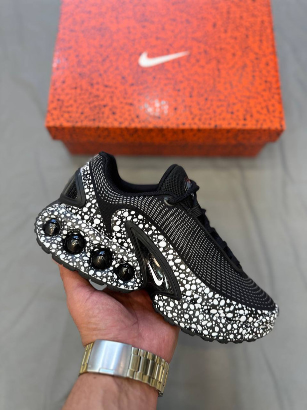 این Nike Air Max DN با زیره کپسولی که داره زیره راحتی برای کار روزمره و استایل خیابونیه