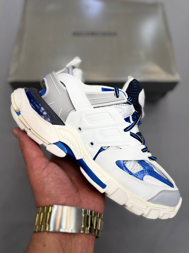 Balenciaga Track Sneaker یه کفش جسور و خاص برای استایل خیابونی لاکچریه👟