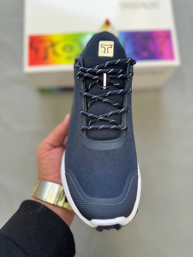 Toplay Mountain یک کتونی اسپرت و مناسب استفاده روزمره و طبیعتگردیه👟