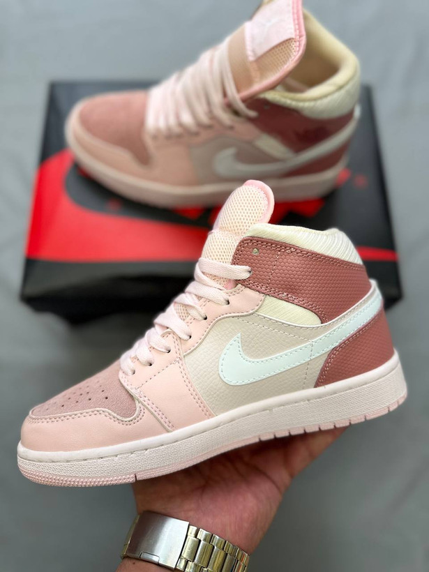 الان هم یکی از محبوبترین و کالکتیبلترین اسنیکرهای دنیاست👟🔥