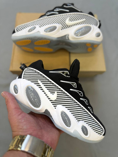 Nike NOCTA Zoom Flight 95 این مدل ترکیبی از طراحی کلاسیک Zoom Flight 95 با حالوهوای مدرن لاین NOCTA هست👟