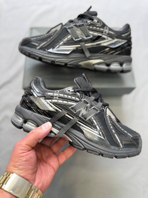 👟 New Balance 1906Aهم برای استفاده روزمره راحته هم برای ستهای استریتاستایل جذابه. مدلی ترند و متفاوت برای کسایی که دنبال کار خاصن 🔥